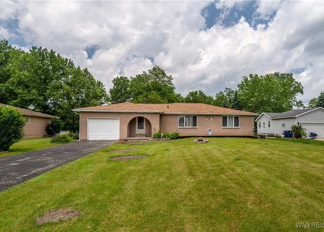 Property at 270 N French Rd, Amherst, NY 14228, 2 beds, 1.5 baths