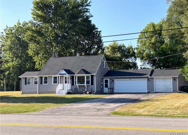 Property at 7389 Akron Rd, Lockport Town, NY 14094, 5 beds, 2.5 baths