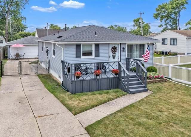 Property at 111 Desmond Dr, Tonawanda, NY 14150, 3 beds, 1 bath
