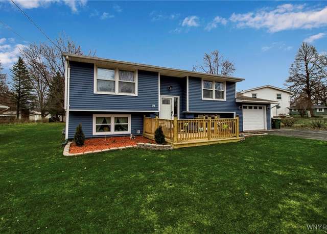 Property at 19 Manor Ln, Royalton, NY 14105, 4 beds, 1.5 baths
