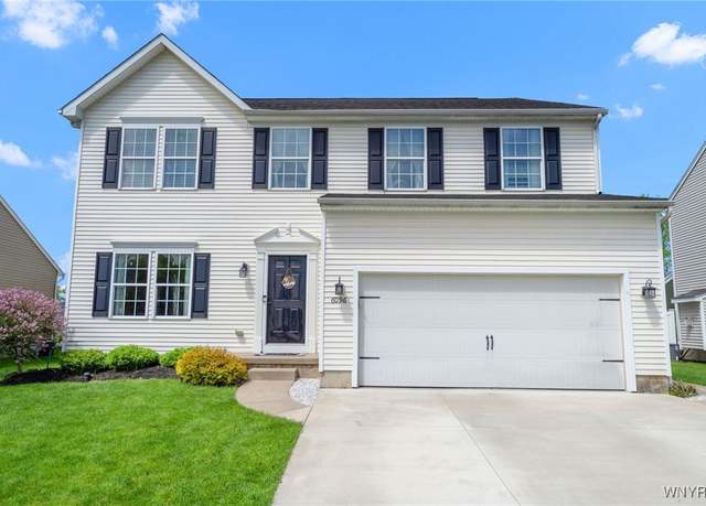 Property at 6096 Woodford Dr, Hamburg, NY 14085, 4 beds, 2.5 baths