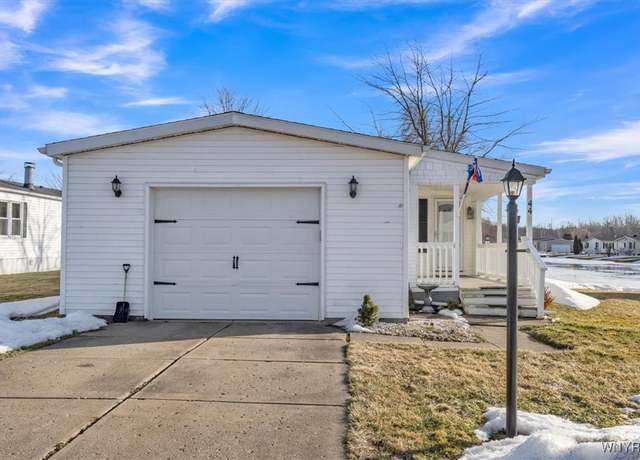 Property at 44 Golden Pond, Newstead, NY 14001, 2 beds, 1.5 baths