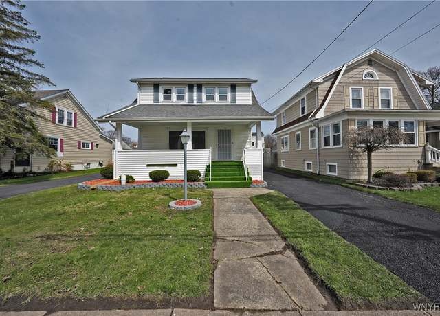 Property at 562 E Thompson St, North Tonawanda, NY 14120, 3 beds, 1 bath