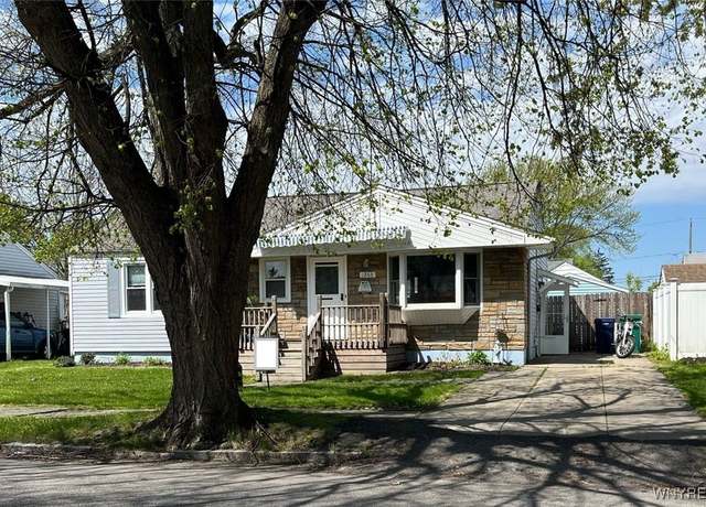 Property at 1266 91st St, Niagara Falls, NY 14304, 3 beds, 1 bath