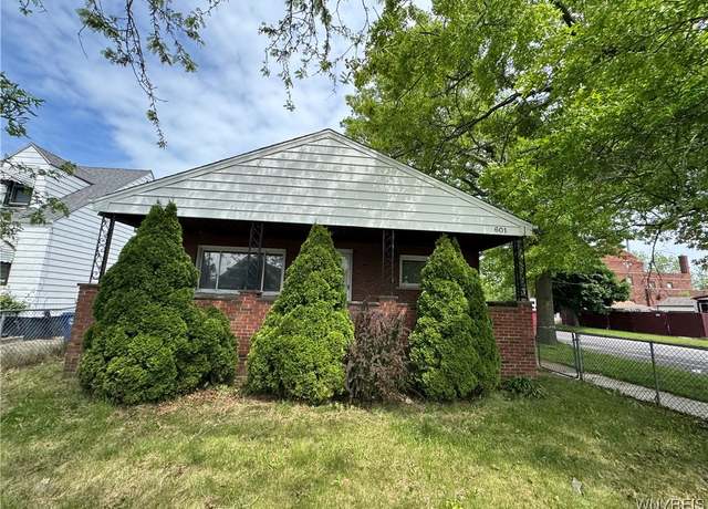 Property at 601 31st St, Niagara Falls, NY 14301, 3 beds, 1 bath