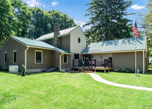 Property at 11020 Fairview Dr, Perrysburg, NY 14070, 4 beds, 2 baths