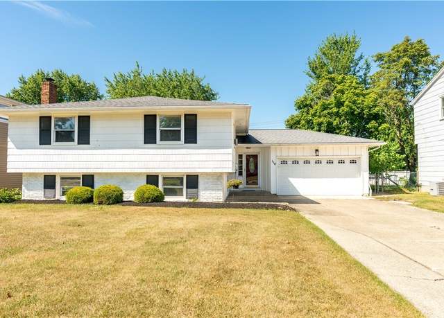 Property at 114 Robin Hill Dr, Amherst, NY 14221, 4 beds, 2 baths