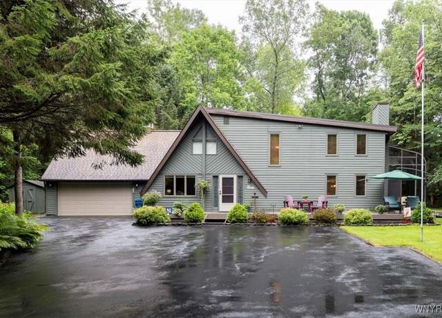 Property at 68 Hardwood Ct, Concord, NY 14069, 3 beds, 2 baths