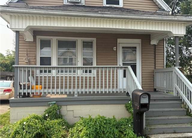 Property at 17 Peach St, Lackawanna, NY 14218, 4 beds, 3 baths