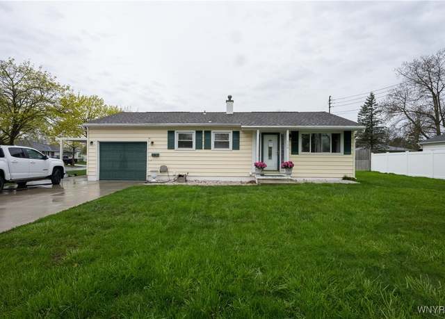Property at 124 Roosevelt Dr, Lockport-city, NY 14094, 3 beds, 2 baths