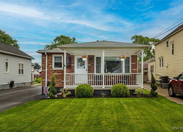 Property at 157 73rd St, Niagara Falls, NY 14304, 3 beds, 1 bath