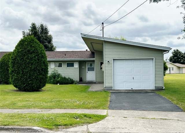 Property at 6 Steele Cir, Niagara, NY 14304, 3 beds, 1.5 baths