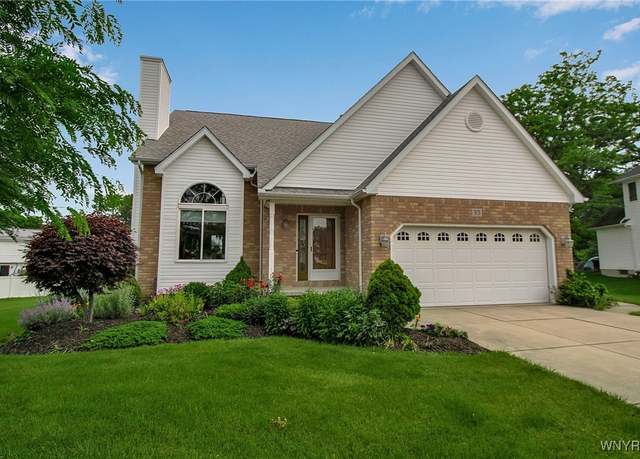 Property at 35 E Royal Hill Dr, Orchard Park, NY 14127, 3 beds, 2.5 baths
