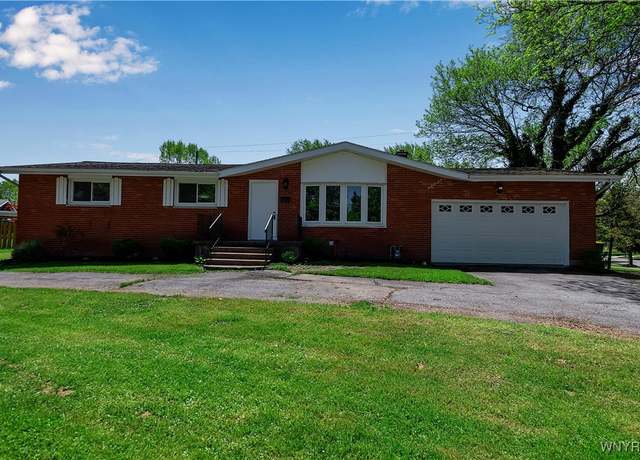 Property at 20 Byrd Dr, Hamburg, NY 14075, 3 beds, 1.5 baths