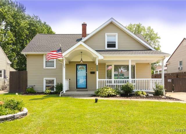 Property at 5031 Chapman Pkwy, Hamburg, NY 14075, 3 beds, 2 baths