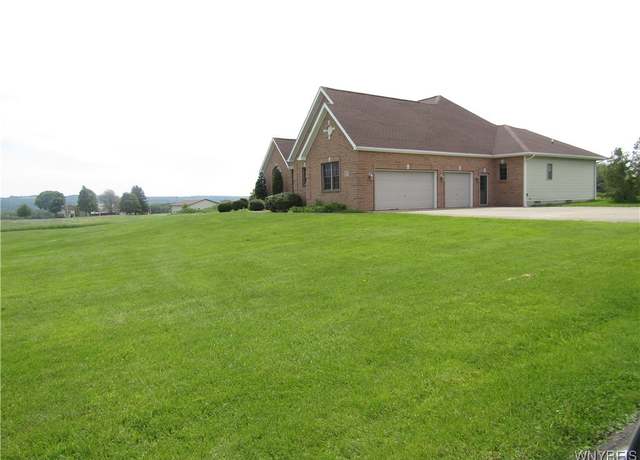 Property at 3835 School St, North Collins, NY 14057, 4 beds, 2.5 baths