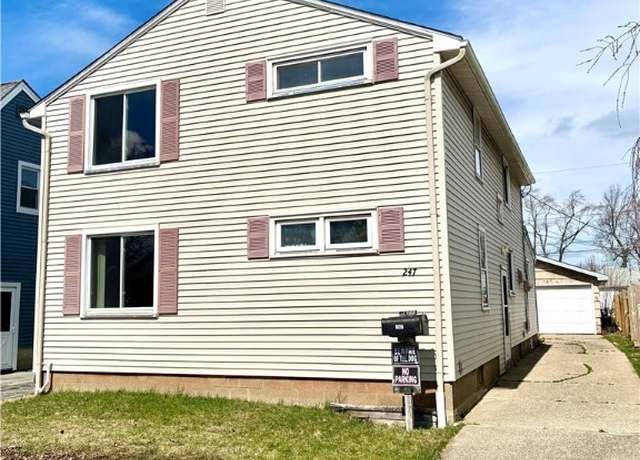 Property at 247 School St, Tonawanda-town, NY 14217, 5 beds, 2 baths