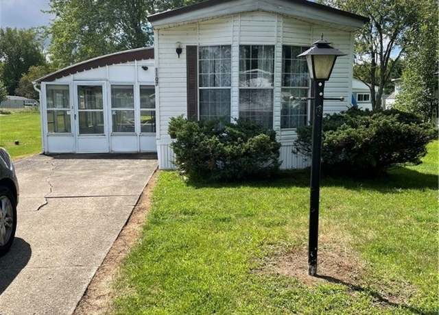 Property at 1107 Brookwood Dr, Derby, NY 14047, 2 beds, 2 baths