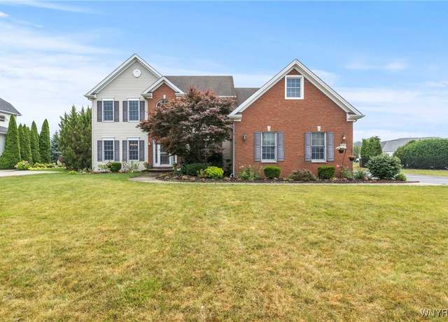 Property at 135 Arcadian Dr, Amherst, NY 14228, 4 beds, 2.5 baths