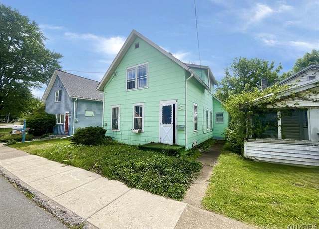 Property at 27 Broughton Ct, Tonawanda-city, NY 14150, 3 beds, 2 baths
