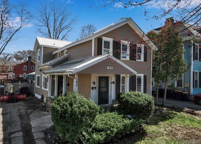 Property at 192 Pine St, Lockport-city, NY 14094, 7 beds, 2 baths