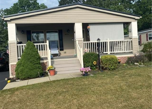 Property at 4693 Hampstead Dr, Clarence, NY 14031, 2 beds, 2 baths