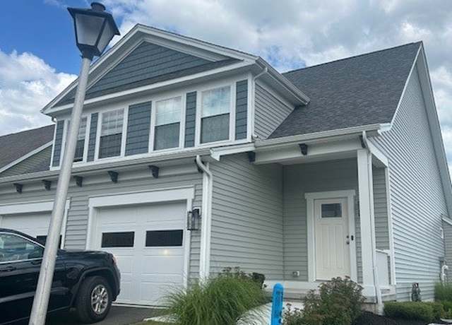 Property at 902 Carriage Ln, West Seneca, NY 14224, 2 beds, 1.5 baths