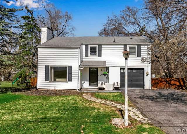 Property at 863 Hillside Dr, Lewiston, NY 14092, 3 beds, 1.5 baths