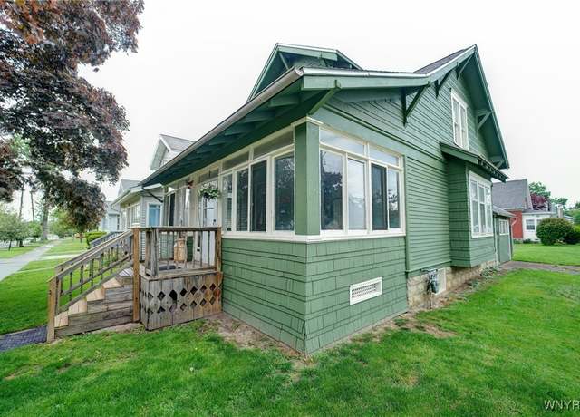 Property at 72 W 5th St, Dunkirk-city, NY 14048, 3 beds, 1 bath