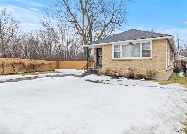 Property at 152 Nicholson St, Buffalo, NY 14216, 4 beds, 1 bath