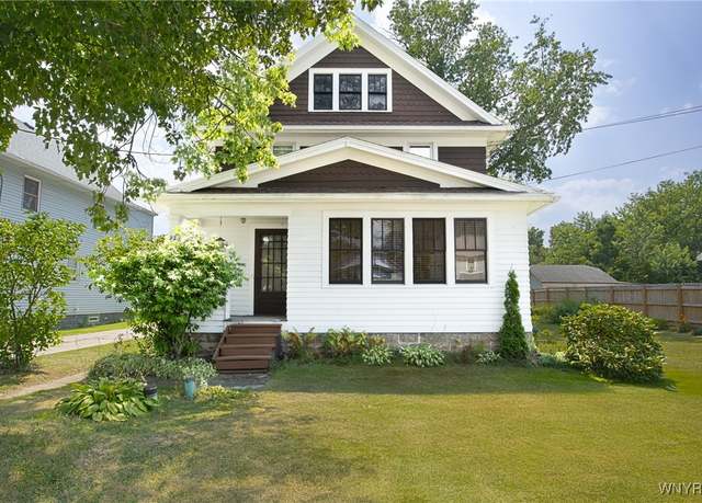 Property at 92 Helen Ave, Hamburg, NY 14219, 3 beds, 2 baths