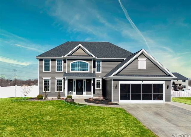 Property at 2 Vista Ct, West Seneca, NY 14224, 4 beds, 2.5 baths