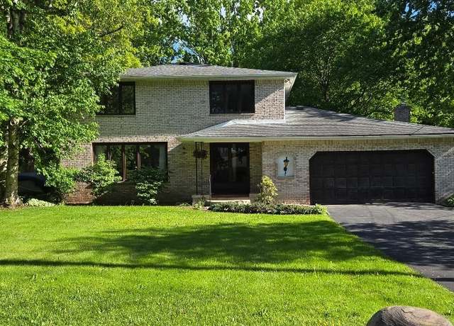 Property at 9505 Melinda Dr, Clarence, NY 14031, 3 beds, 2.5 baths