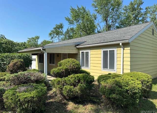 Property at 454 Campus Dr, Amherst, NY 14226, 3 beds, 1 bath