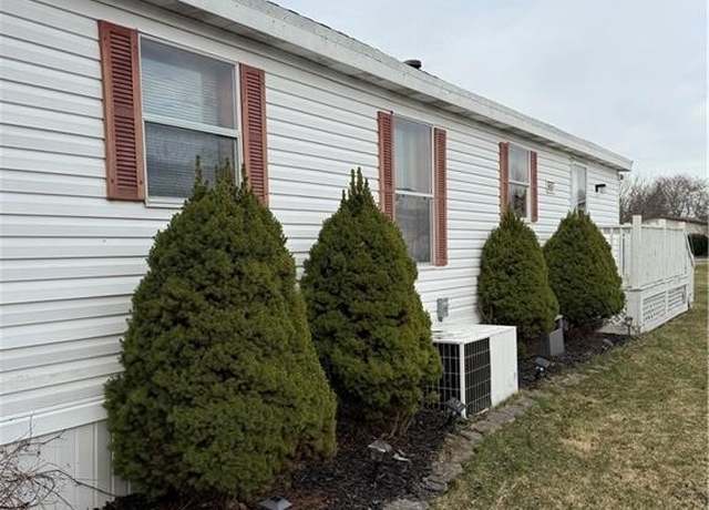 Property at 428 Chestnut Dr, Lockport-town, NY 14094, 2 beds, 2 baths