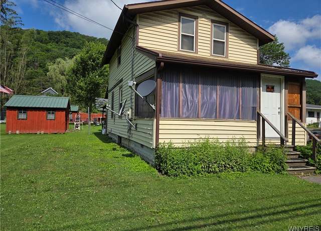 Property at 435 Central Ave, Salamanca, NY 14779, 2 beds, 1 bath