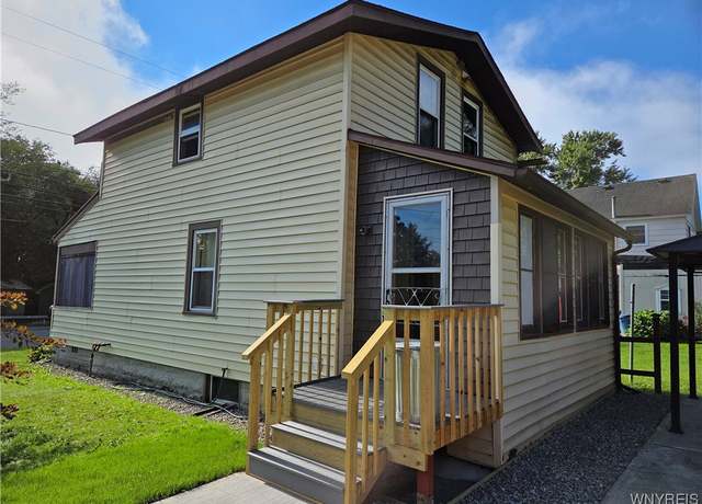 Property at 435 Central Ave, Salamanca, NY 14779, 2 beds, 1 bath