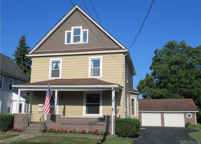 Property at 17 Salisbury Ave, Hamburg, NY 14219, 3 beds, 1.5 baths