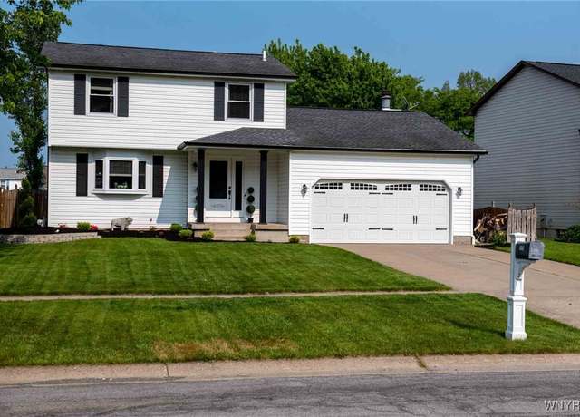Property at 2175 Hobblebush Ln, Hamburg, NY 14085, 3 beds, 2.5 baths