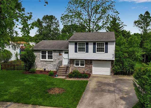Property at 219 Oakhill Dr, Hamburg, NY 14075, 3 beds, 1.5 baths