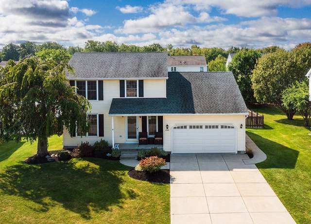 Property at 2204 Woodsfield Dr, Hamburg, NY 14085, 3 beds, 2.5 baths