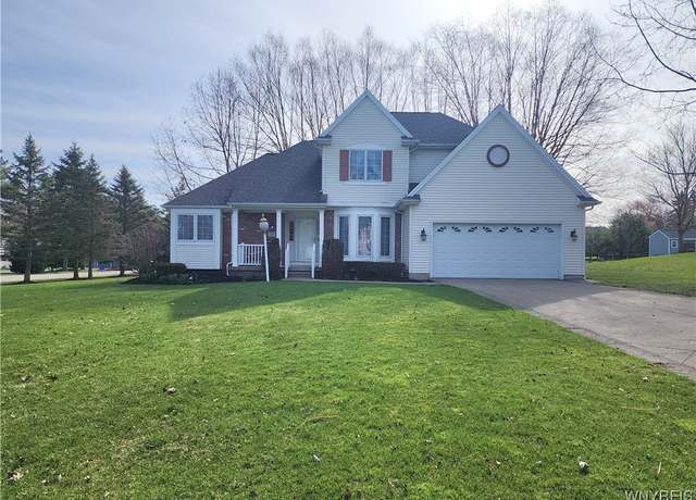 Property at 10 Midway Dr, Orchard Park, NY 14127, 4 beds, 2.5 baths