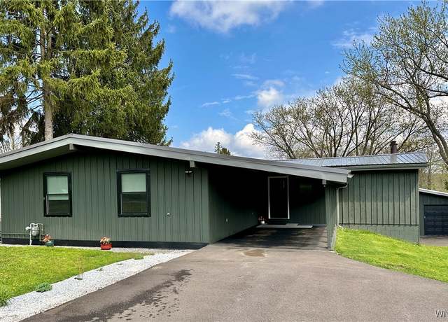 Property at 128 Old Glenwood Rd, Aurora, NY 14170, 3 beds, 2 baths
