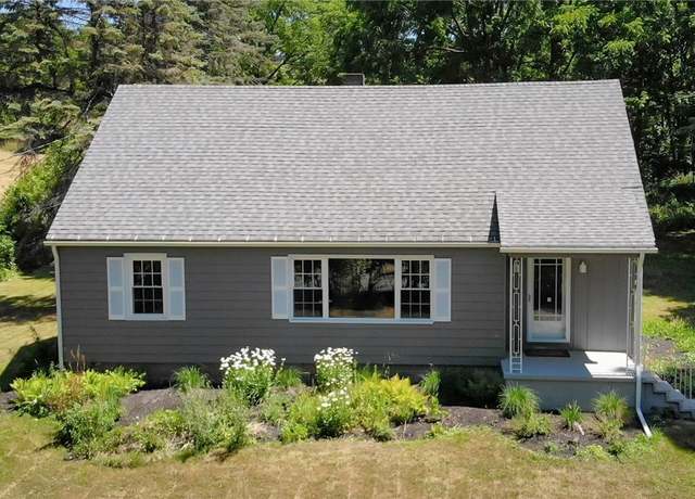 Property at 2782 E Lake Rd, Skaneateles, NY 13152, 4 beds, 2 baths