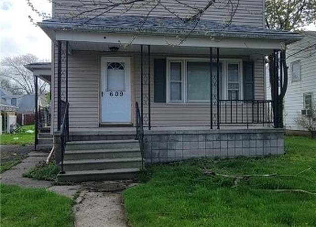 Property at 609 22nd St, Niagara Falls, NY 14301, 3 beds, 1 bath