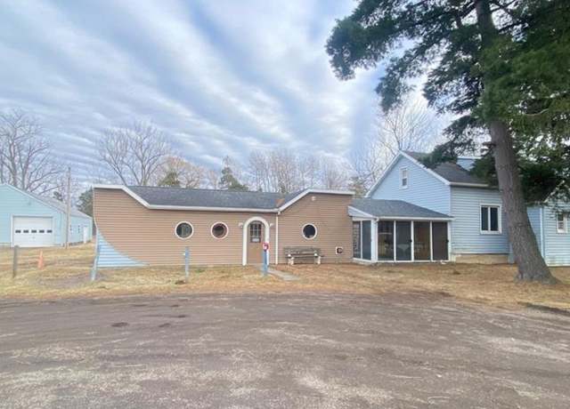 Property at 8137 Erie Rd, Evans, NY 14006, 3 beds, 1 bath