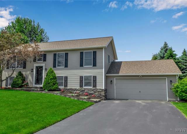 Property at 6167 Trillium, Ontario, NY 14519, 4 beds, 2 baths