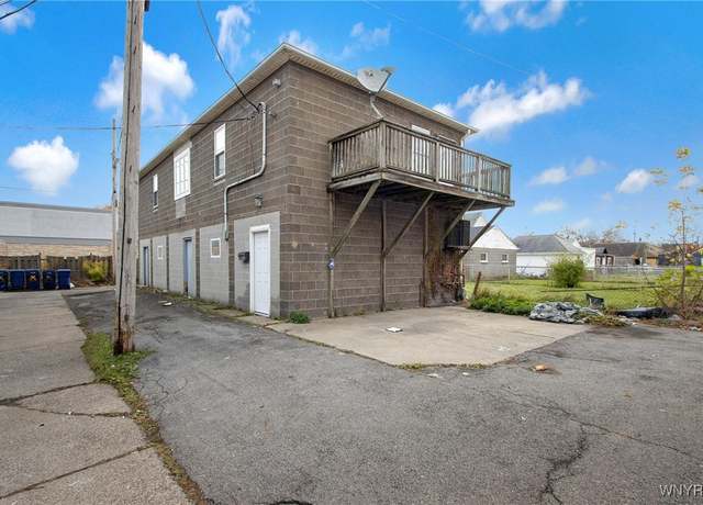 Property at 639 17th St, Niagara Falls, NY 14301, 2 beds, 1 bath