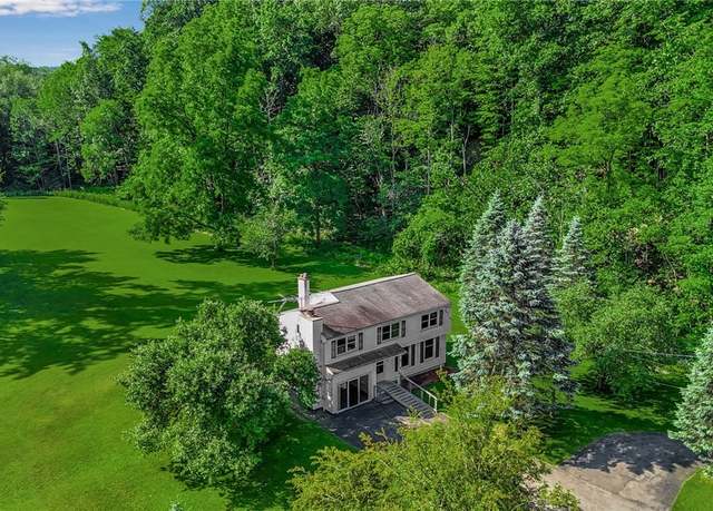 Property at 555 Leydecker Rd, West Seneca, NY 14224, 5 beds, 1.5 baths