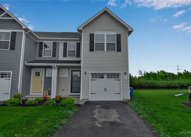 Property at 18 Grant Blvd, West Seneca, NY 14218, 3 beds, 3.5 baths